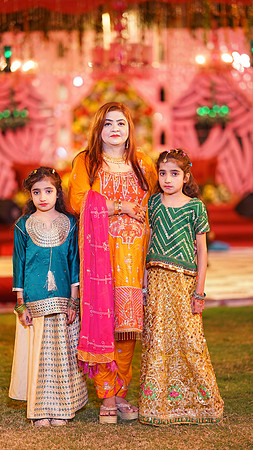 Usama & Arooj Mehndi 00047