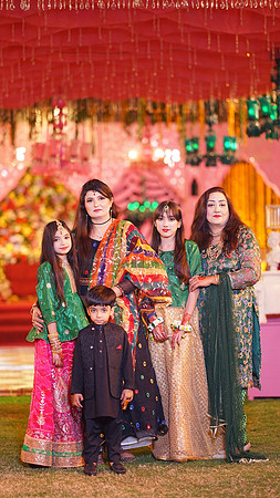 Usama & Arooj Mehndi 00082