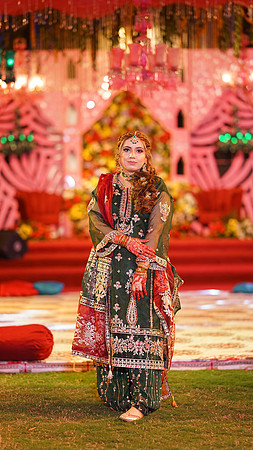 Usama & Arooj Mehndi 00084