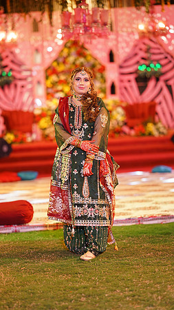 Usama & Arooj Mehndi 00083