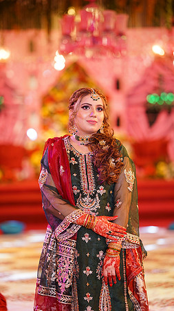Usama & Arooj Mehndi 00088