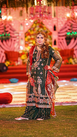 Usama & Arooj Mehndi 00090