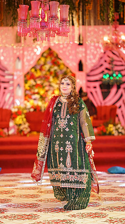 Usama & Arooj Mehndi 00095