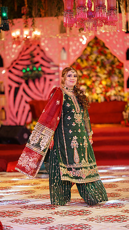 Usama & Arooj Mehndi 00100