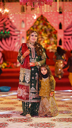 Usama & Arooj Mehndi 00105