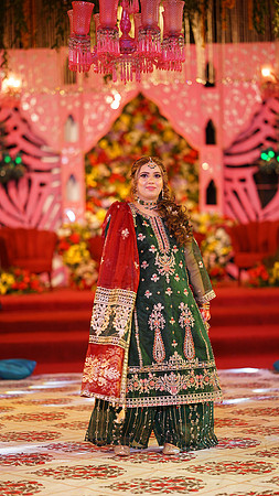 Usama & Arooj Mehndi 00104