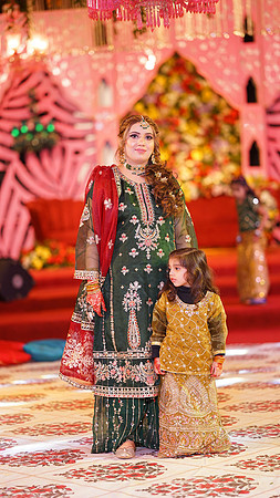 Usama & Arooj Mehndi 00107