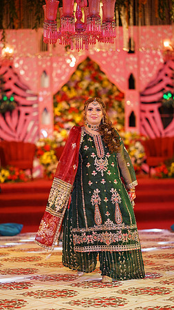 Usama & Arooj Mehndi 00103