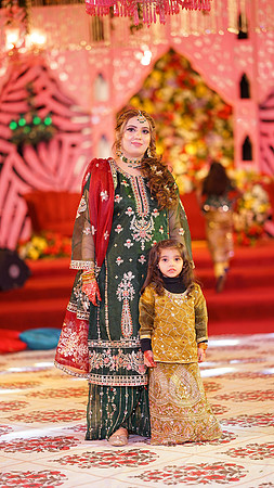 Usama & Arooj Mehndi 00108