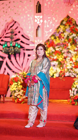 Usama & Arooj Mehndi 00174