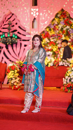 Usama & Arooj Mehndi 00175
