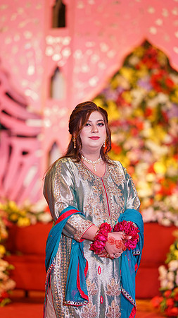 Usama & Arooj Mehndi 00179