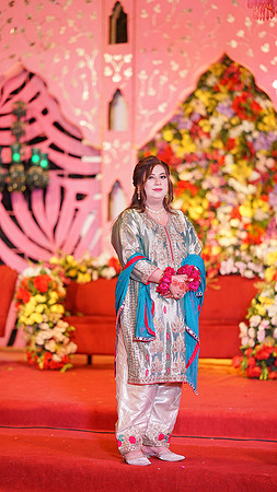 Usama & Arooj Mehndi 00181