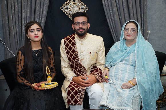 Usama & Arooj Barat 00184