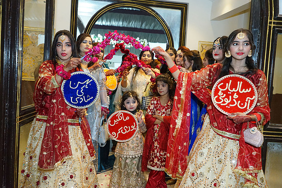 Usama & Arooj Barat 00235