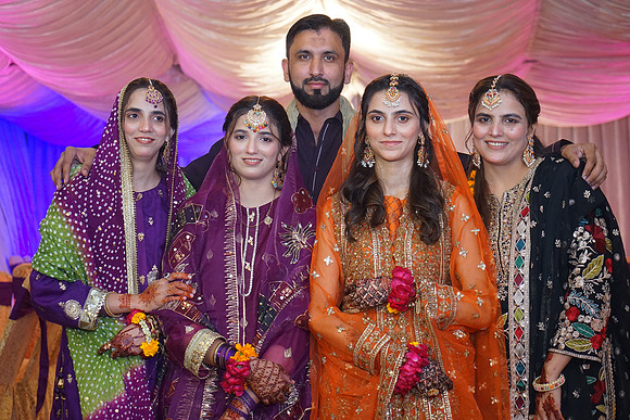 Iqra & Amjad Mehndi 00190