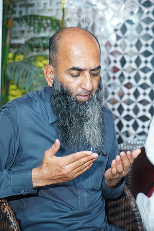 Fatima & Anjum 00214
