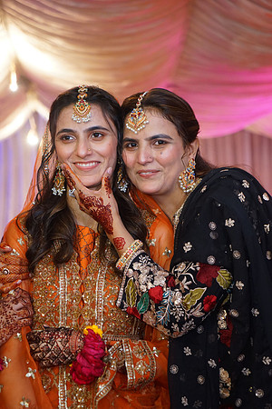 Iqra & Amjad Mehndi 00198