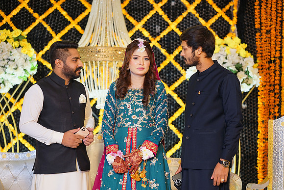 Ayesha & Arslan Mehndi 00221