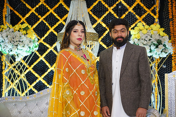Ayesha & Arslan Mehndi 00098