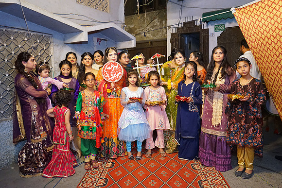 Rafiya & Fahad Mehndi 00263