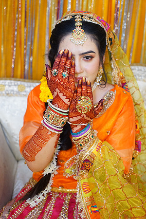Rafiya & Fahad Mehndi 00047