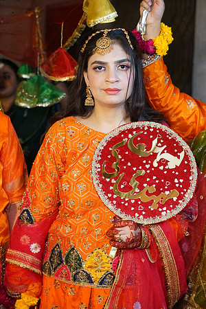 Rafiya & Fahad Mehndi 00230