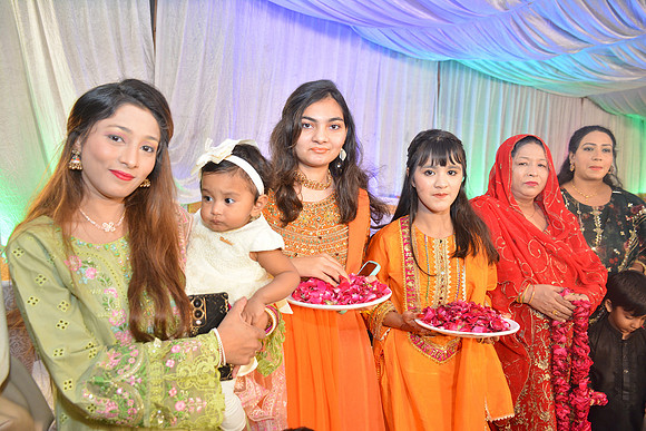 Usama & Bisma Mayon 00166