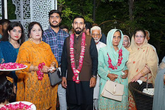 Fatima & Anjum 00166