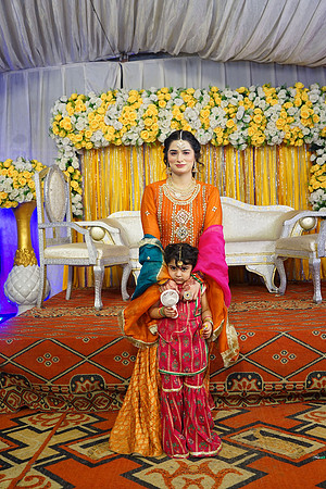 Rafiya & Fahad Mehndi 00148