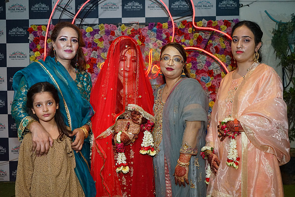 Fatima & Anjum 00234