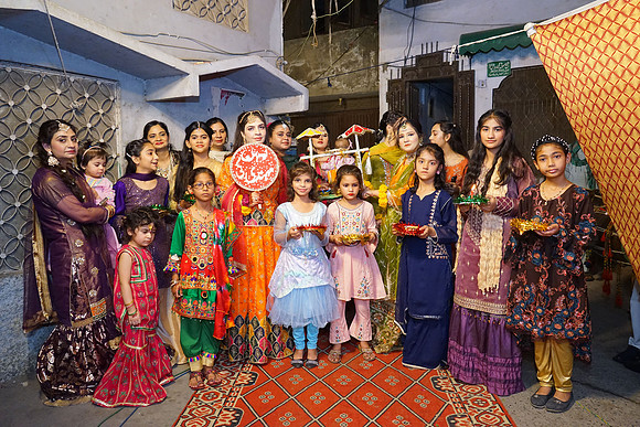 Rafiya & Fahad Mehndi 00261