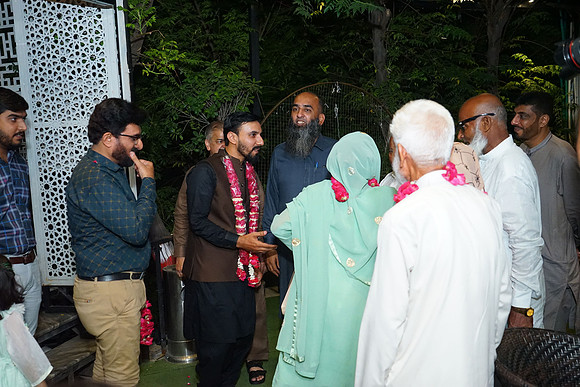 Fatima & Anjum 00159
