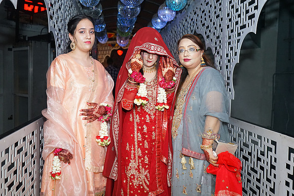 Fatima & Anjum 00190
