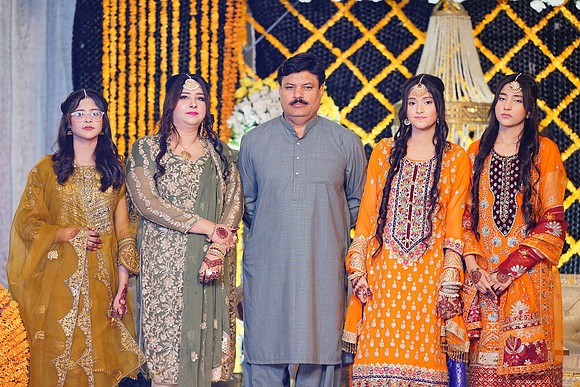 Ayesha & Arslan Mehndi 00247