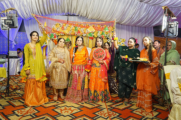 Rafiya & Fahad Mehndi 00250