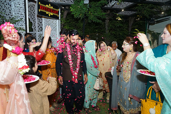 Fatima & Anjum 00167