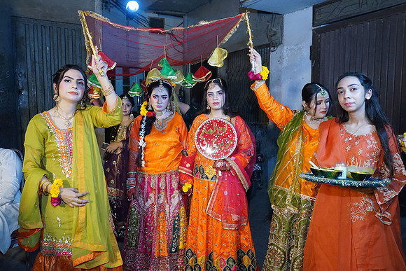 Rafiya & Fahad Mehndi 00220