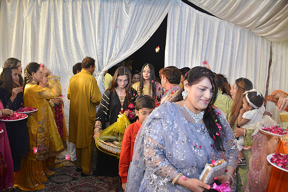 Usama & Bisma Mayon 00176