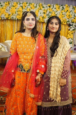 Rafiya & Fahad Mehndi 00092