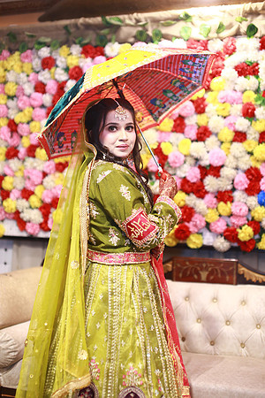 Usama & Bisma Mehndi 00158