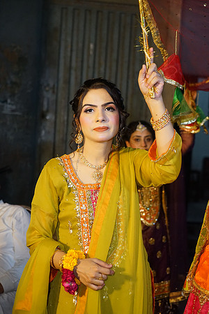 Rafiya & Fahad Mehndi 00226