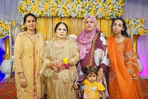 Rafiya & Fahad Mehndi 00170