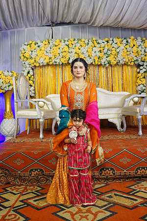 Rafiya & Fahad Mehndi 00147