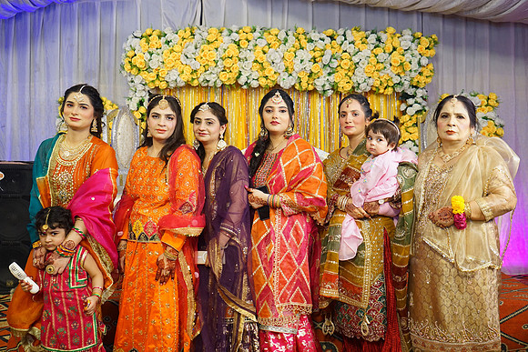Rafiya & Fahad Mehndi 00138