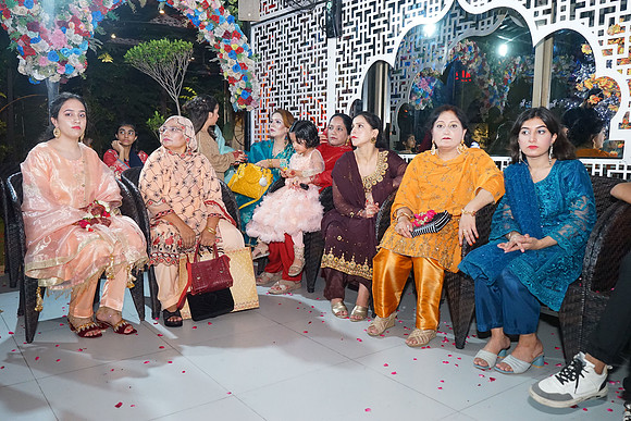 Fatima & Anjum 00178