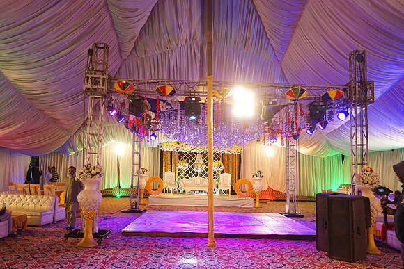 Ayesha & Arslan Mehndi 00044