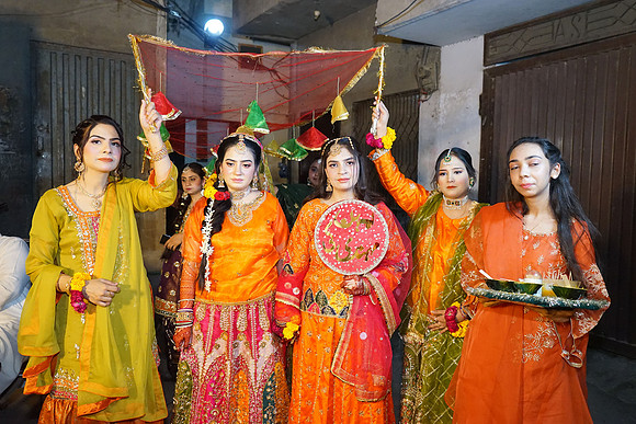Rafiya & Fahad Mehndi 00224