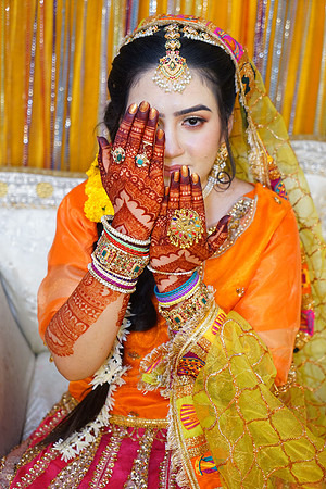 Rafiya & Fahad Mehndi 00046