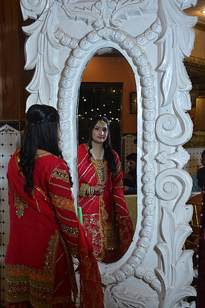 Usama & Bisma Mehndi 00196